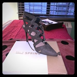 Grey heel shoe size 11